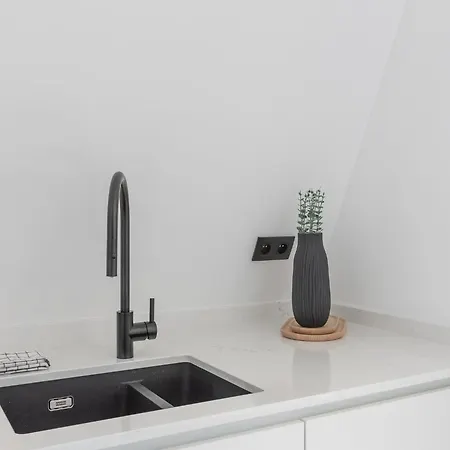 Апартаменты Spacious With 3bedrooms Close To The Sea *