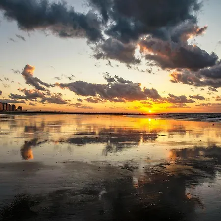 Spacious With 3bedrooms Close To The Sea Апартаменты