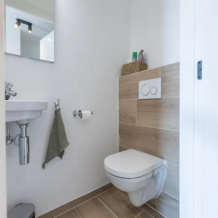 Spacious With 3bedrooms Close To The Sea Миделкерк